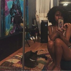 Meet your Posher, Ari